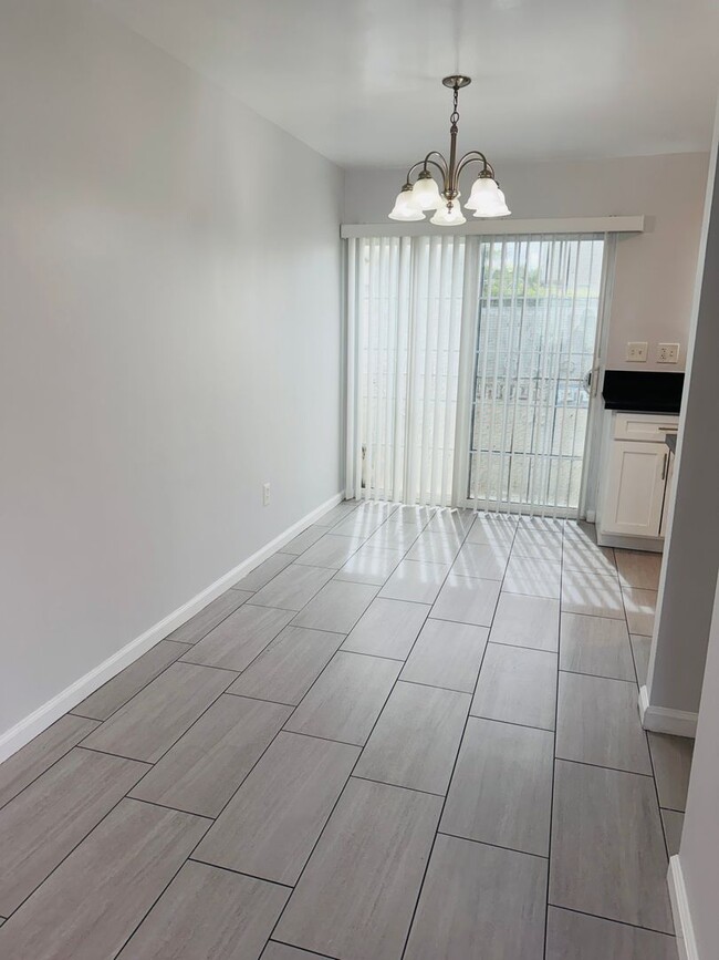 317 W 220th St in Carson, CA - Building Photo - Building Photo