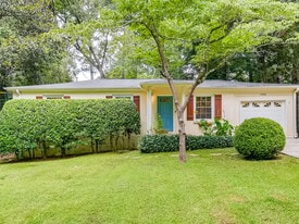3066 Valley Cir in Decatur, GA - Building Photo