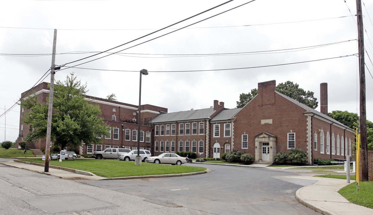 Brownlow School Lofts in Knoxville, TN - Building Photo