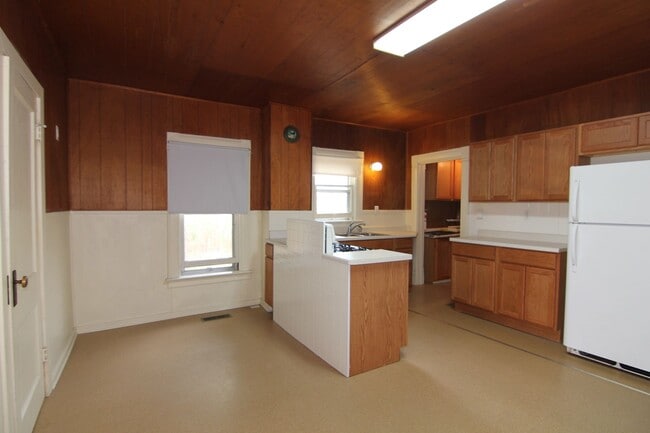 3161 130th St in Riverside, IA - Building Photo - Building Photo