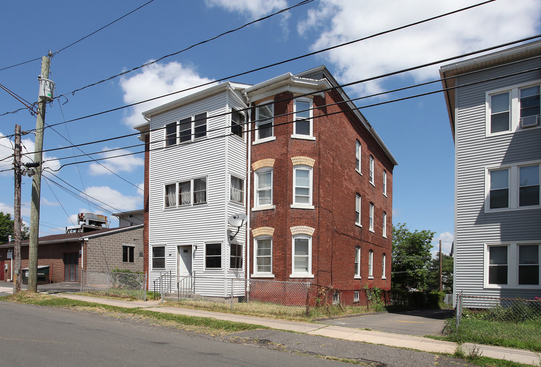 93 Booth St in New Britain, CT - Building Photo