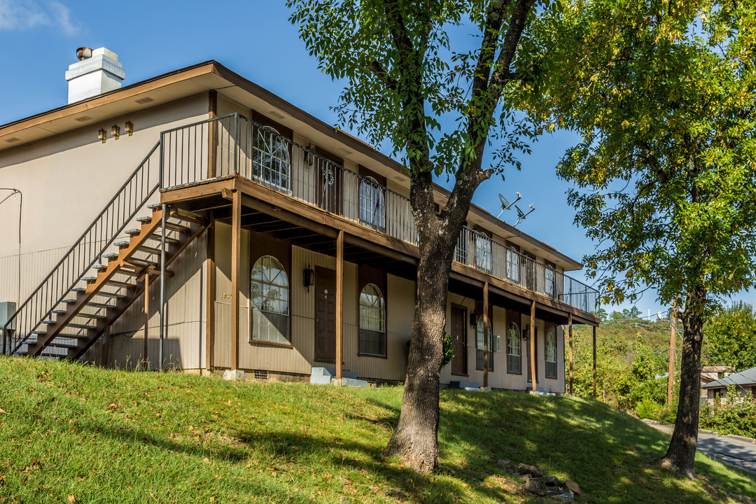 Augusta Place in North Little Rock, AR - Building Photo