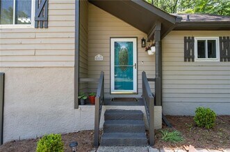 880 Winfield Ct in Marietta, GA - Building Photo - Building Photo