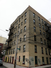 374 E 209th St in Bronx, NY - Building Photo - Building Photo