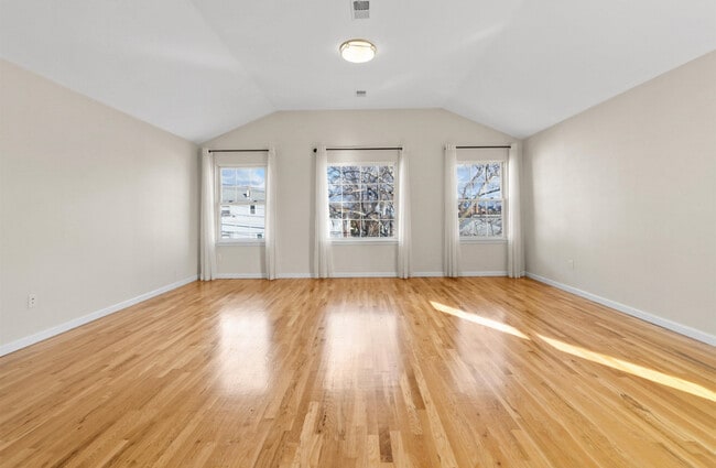 431 Bramhall Ave, Unit 2nd Floor in Jersey City, NJ - Building Photo - Building Photo