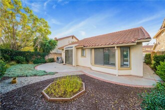 12218 Eagle Ridge Way in Los Angeles, CA - Building Photo - Building Photo