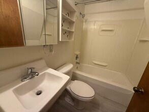 110 Janesville St, Unit #110 in Oregon, WI - Building Photo - Building Photo