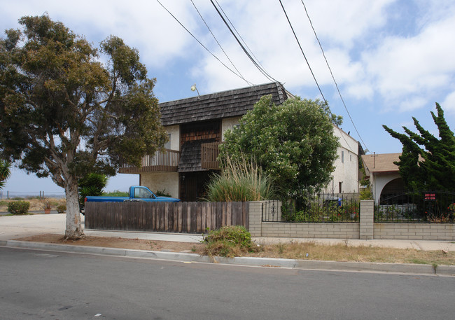 345 Delaware St in Imperial Beach, CA - Building Photo - Building Photo