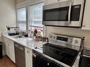 303 Tappan St, Unit 3 in Brookline, MA - Building Photo - Building Photo