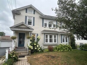 21 Webster St, Unit #1 in Malden, MA - Building Photo - Building Photo