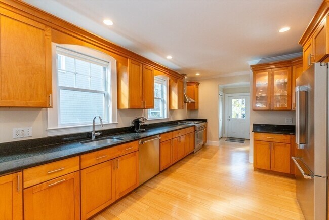417 Walden St in Cambridge, MA - Building Photo - Building Photo