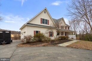 38629 Liebchen Ln in Leesburg, VA - Building Photo