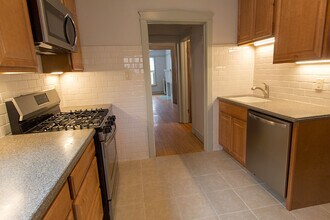 1355 W Winona St, Unit M07H in Chicago, IL - Building Photo - Building Photo