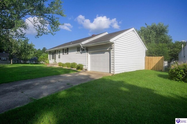 604 Balmoral Rd in Elizabethtown, KY - Building Photo - Building Photo