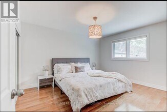 96 Wyndcliff Crescent in Toronto, ON - Building Photo - Building Photo