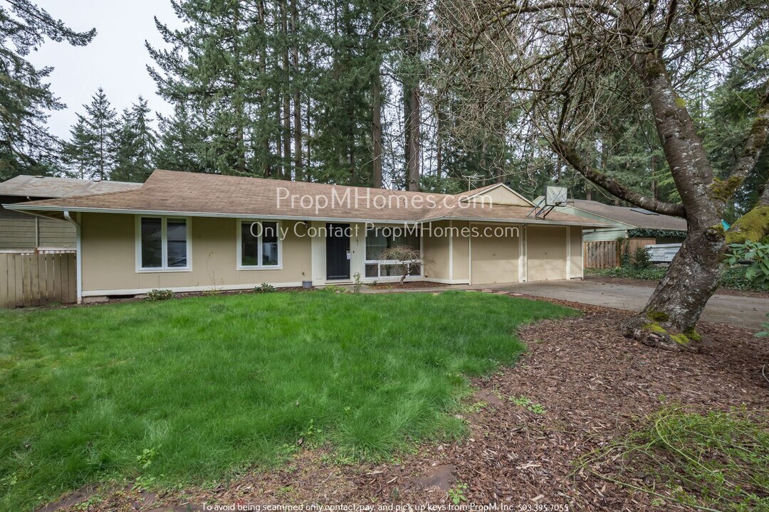 18767 Kristi Way in Lake Oswego, OR - Building Photo
