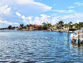 2101 Gulf Blvd in Belleair Beach, FL - Building Photo - Building Photo