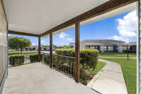 Crescent Village in Elgin, TX - Foto de edificio - Building Photo