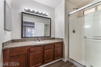 7200 W Pirates Cove Rd in Las Vegas, NV - Building Photo - Building Photo