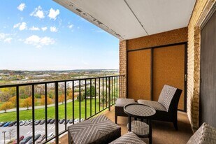 11108 Valley Forge Cir in King of Prussia, PA - Building Photo