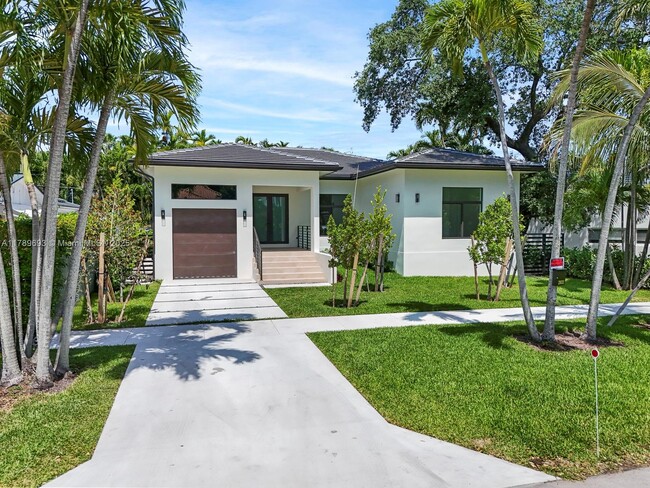 property at 2031 NW S River Dr