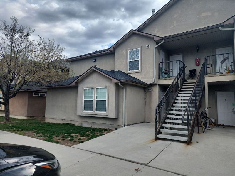 1041 W Pine Ave in Meridian, ID - Building Photo