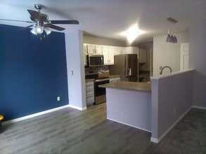 1103 Autumn Dr in West Bend, WI - Building Photo - Building Photo