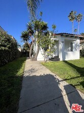 2306 Pisani Pl in Los Angeles, CA - Building Photo - Building Photo