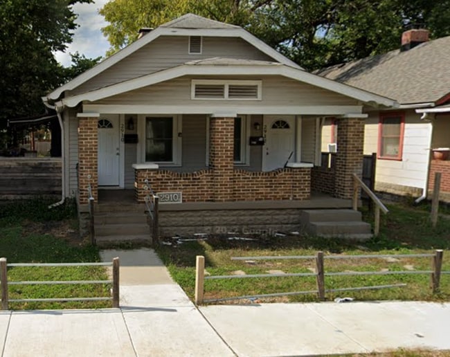 2910 Winthrop Ave