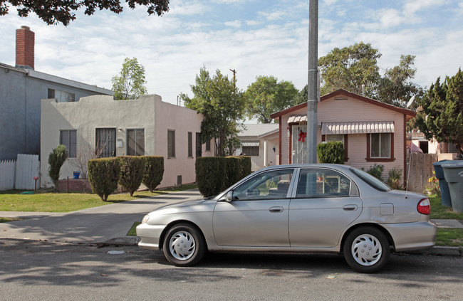 8119 Cypress Ave in South Gate, CA - Building Photo - Building Photo