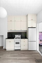210 Frost St in Brooklyn, NY - Building Photo - Building Photo