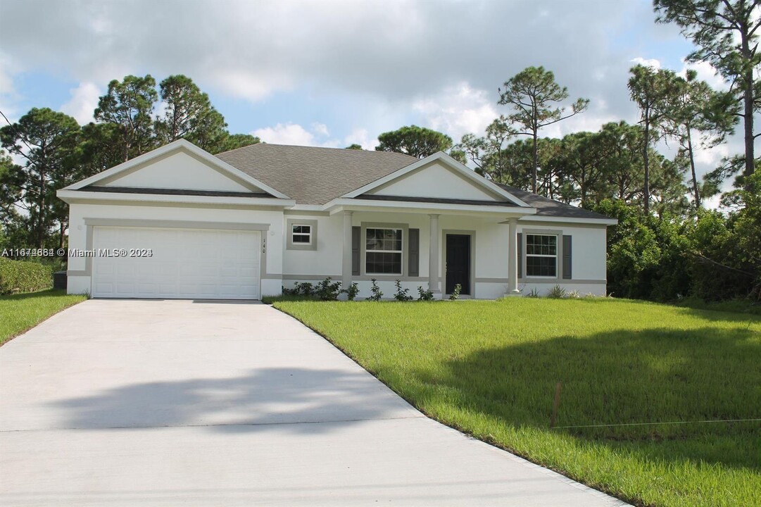 140 SW Euler Ave in Port St. Lucie, FL - Building Photo