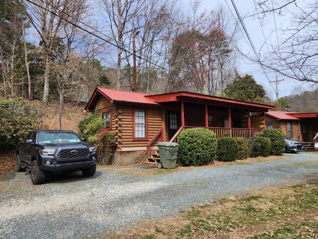 1748 Bird Town Rd in Cherokee, NC - Building Photo - Building Photo