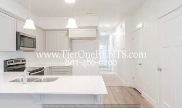 13606 S Hanley Ln in Riverton, UT - Building Photo - Building Photo