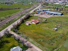 541 E Railroad St in Hardin, MT - Building Photo - Building Photo