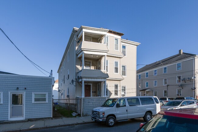 273-277 Flint St in Fall River, MA - Building Photo - Building Photo