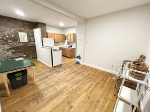 733 Parker St, Unit 2 in Boston, MA - Building Photo - Building Photo