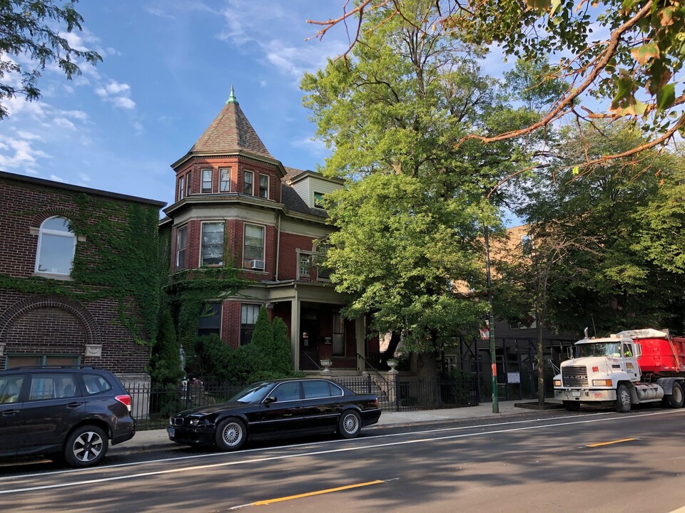 717 W 18th St in Chicago, IL - Building Photo