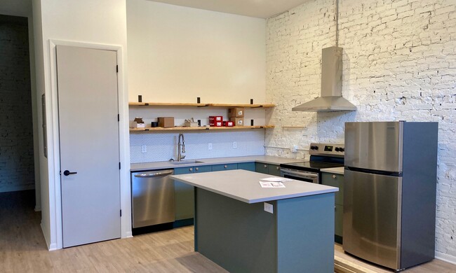 1607 Main St in Cincinnati, OH - Building Photo - Building Photo