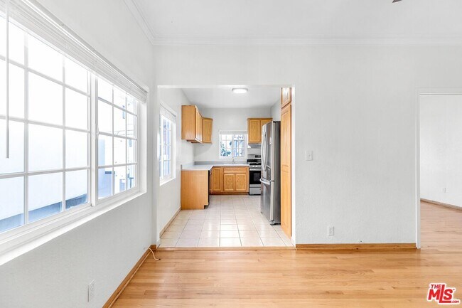2326 Pacific Ave in Los Angeles, CA - Building Photo - Building Photo