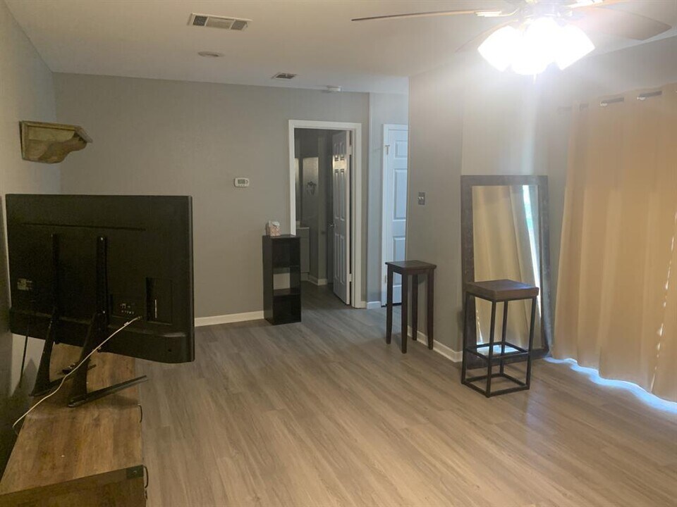6903 Deatonhill Dr in Austin, TX - Building Photo