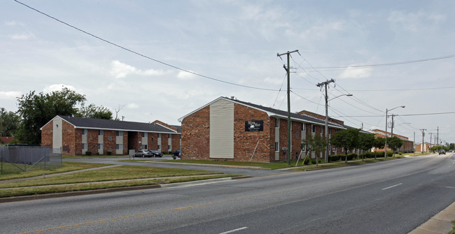 Miramar Apartments in Norfolk, VA - Foto de edificio - Building Photo