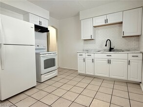 18505 Raymond St in Maple Heights, OH - Building Photo - Building Photo