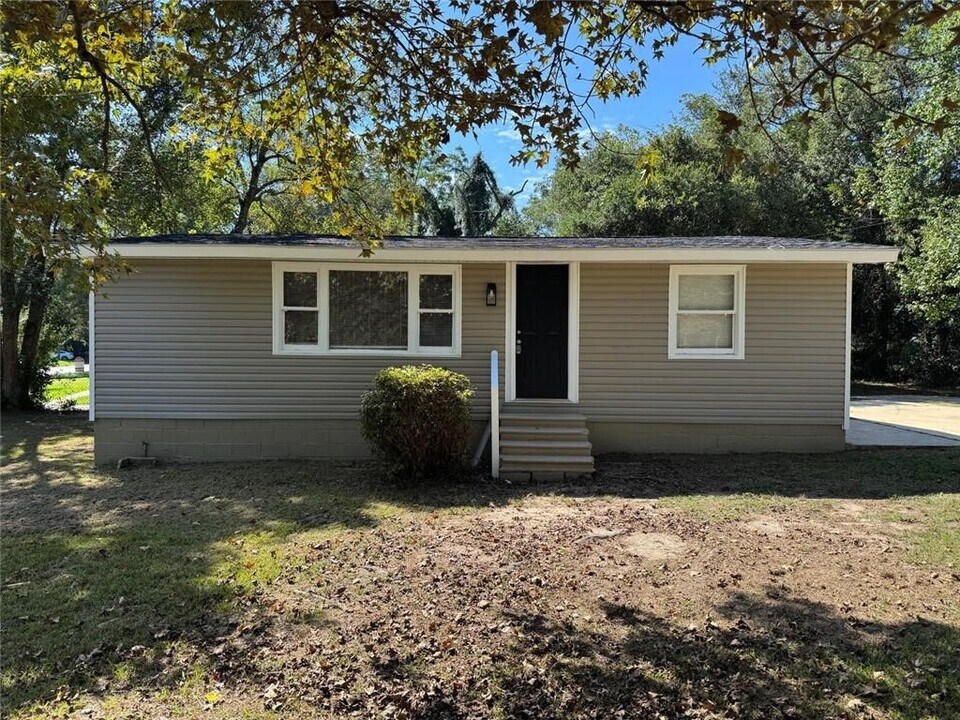4051 Pringle Dr in Mobile, AL - Building Photo