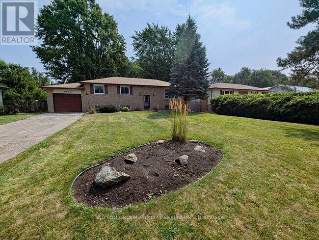 2061 Craig Rd in Innisfil, ON - Building Photo - Building Photo