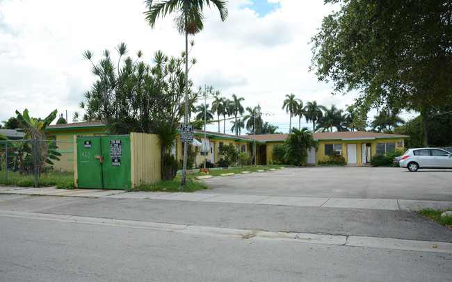 1930 NW 29th St in Miami, FL - Building Photo - Building Photo