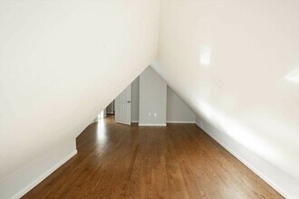 92 Maple St, Unit 92 Maple Street in Boston, MA - Foto de edificio - Building Photo