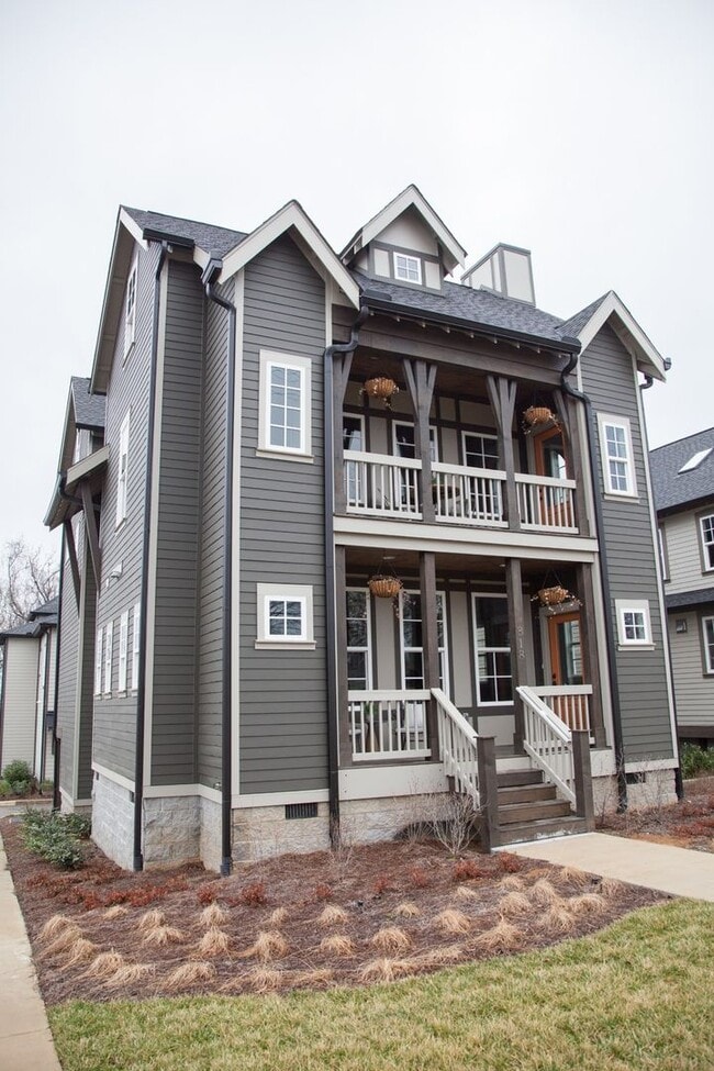 2818 Eastland Ave in Nashville, TN - Building Photo - Building Photo