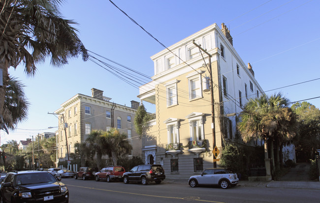 164 Wentworth St in Charleston, SC - Building Photo - Building Photo