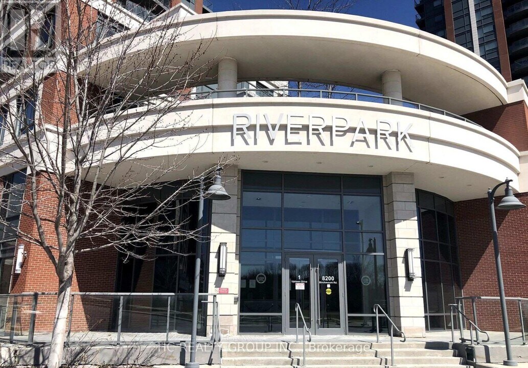 1 Uptown Dr in Markham, ON - Building Photo